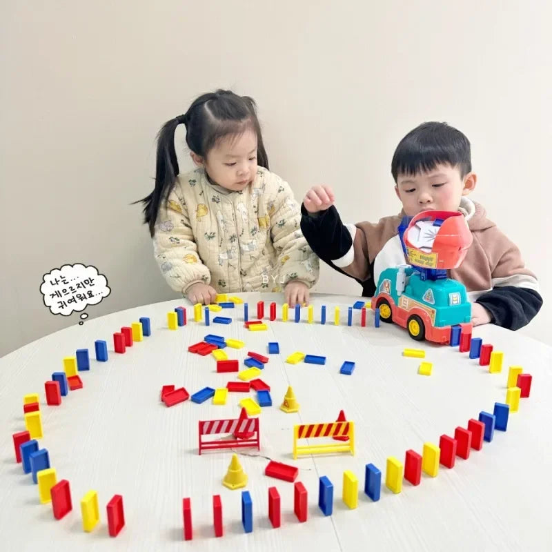 DominoExpress™ Automatic Domino Train Set